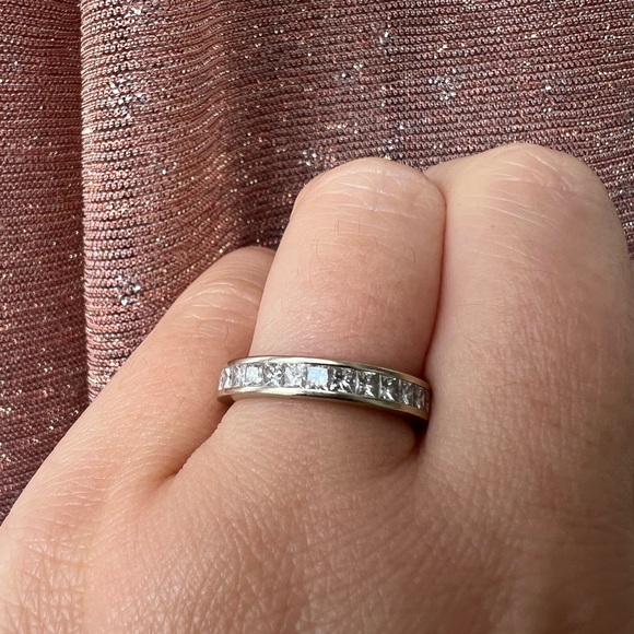 Antique 750 18k white gold 2ct Diamond Princess Cut Chanel Eternity Band size 6 - Picture 3 of 8